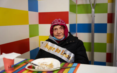 Un compleanno speciale alla Cardinal Ferrari: la cara e dolce Sandrina compie 80 anni